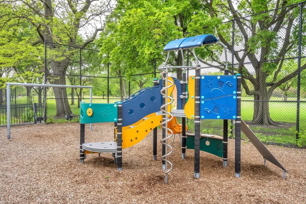 6706 South Ridgeland Avenue Chicago IL 60649