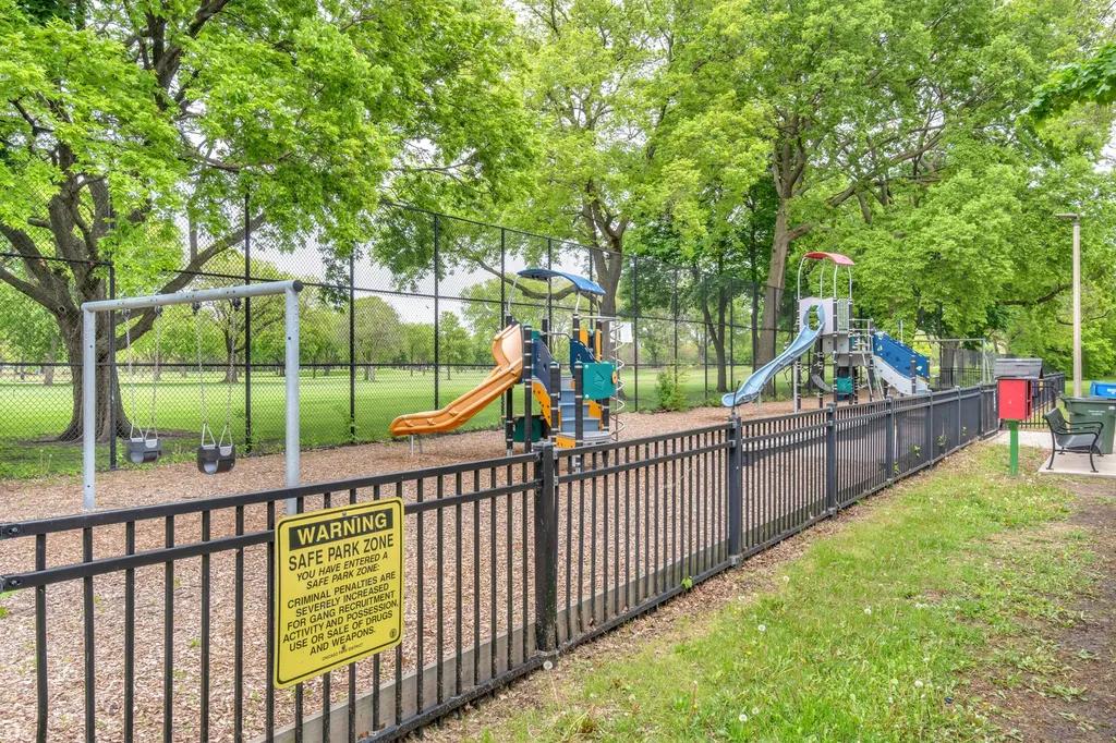 6706 South Ridgeland Avenue Chicago IL 60649