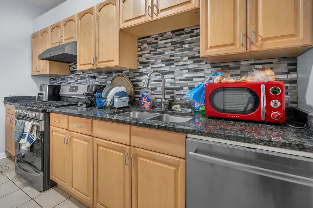 6706 South Ridgeland Avenue Chicago IL 60649
