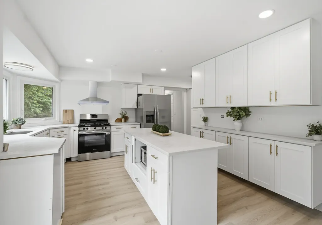 1120 Lakeside Court Aurora IL 60504