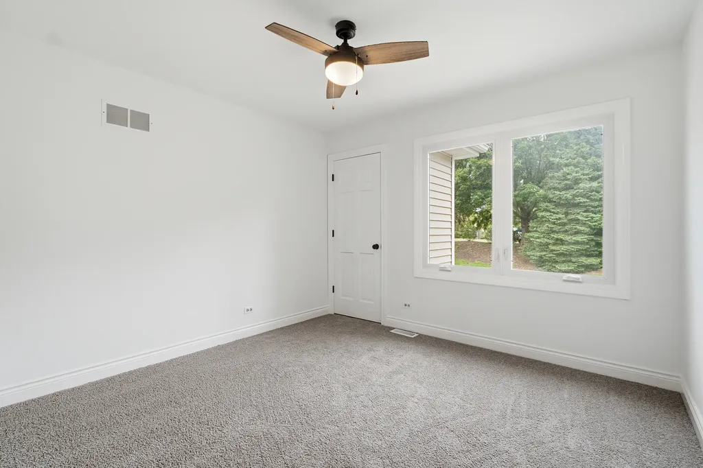 1120 Lakeside Court Aurora IL 60504