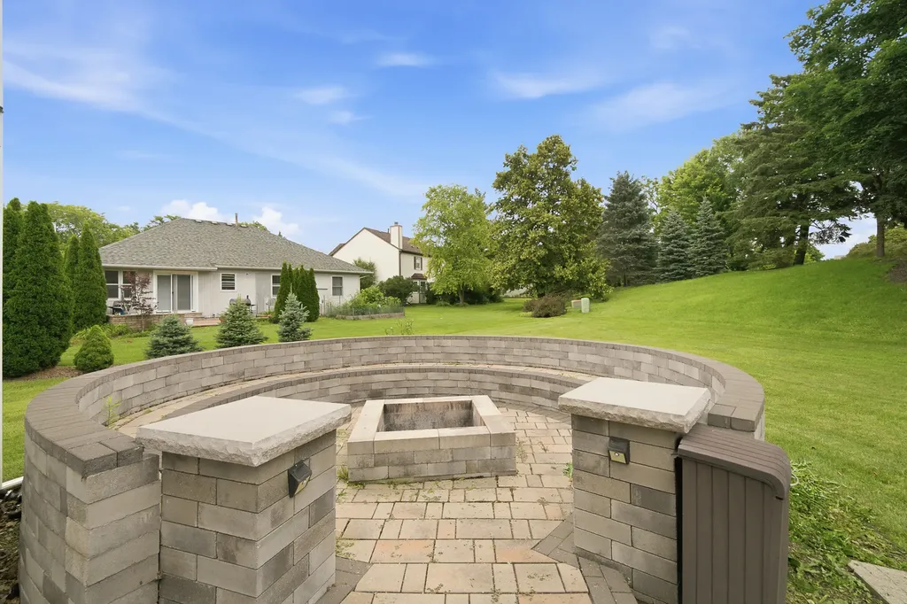 1120 Lakeside Court Aurora IL 60504