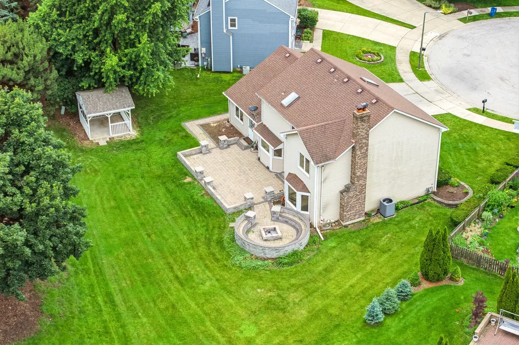 1120 Lakeside Court Aurora IL 60504