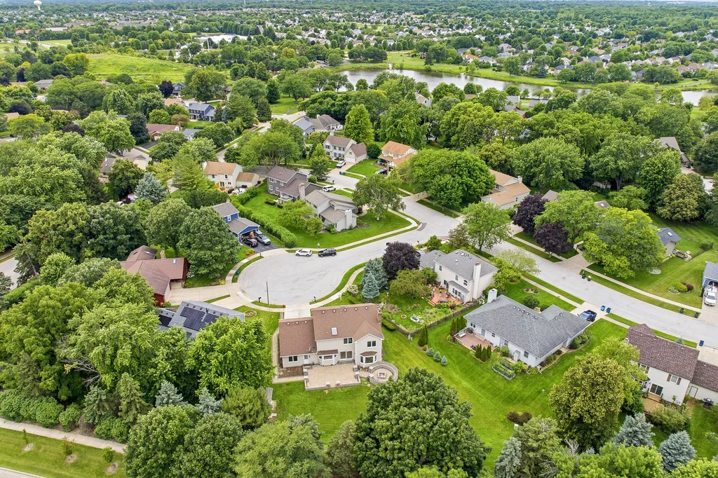 1120 Lakeside Court Aurora IL 60504