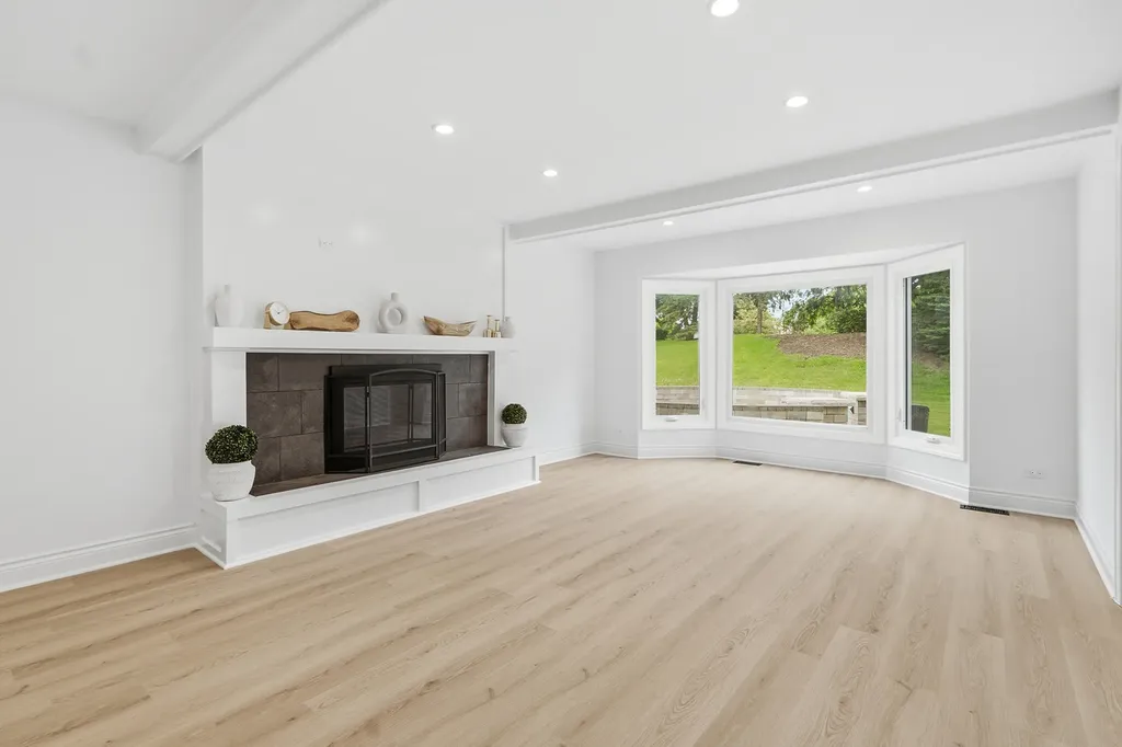 1120 Lakeside Court Aurora IL 60504