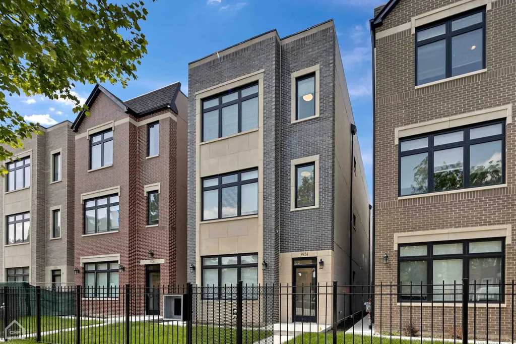 3920-34 South Calumet Avenue Chicago IL 60653