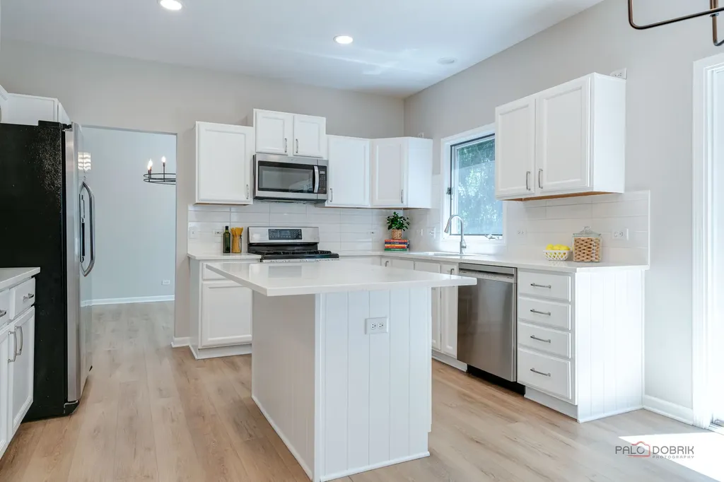 688 Wood Creek Drive Antioch IL 60002