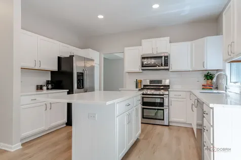 688 Wood Creek Drive Antioch IL 60002