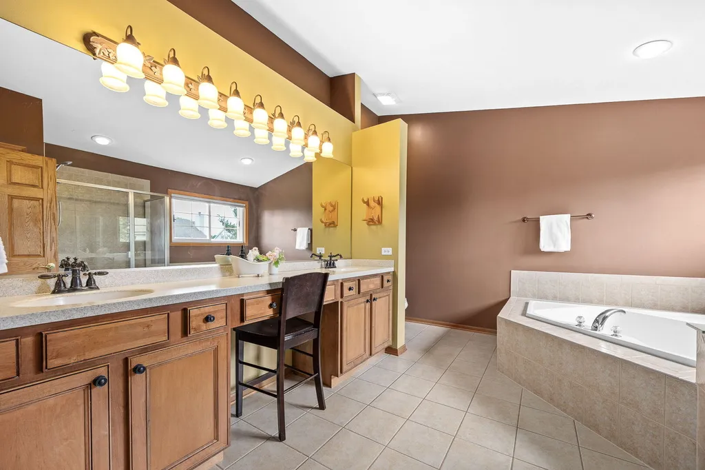 1813 Trevino Circle Bolingbrook IL 60490