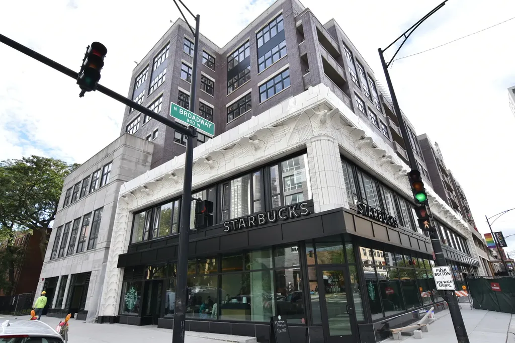 3833 North Broadway Street Chicago IL 60613