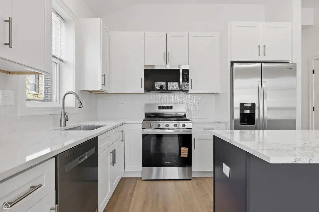 4841 South Prairie Avenue Chicago IL 60615