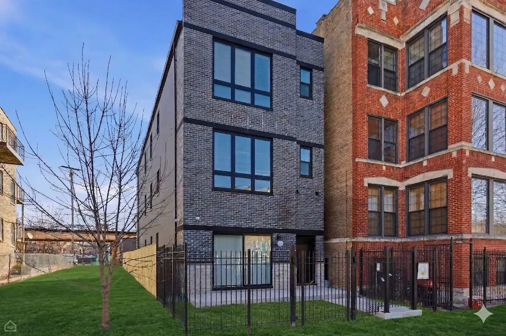 4841 South Prairie Avenue Chicago IL 60615