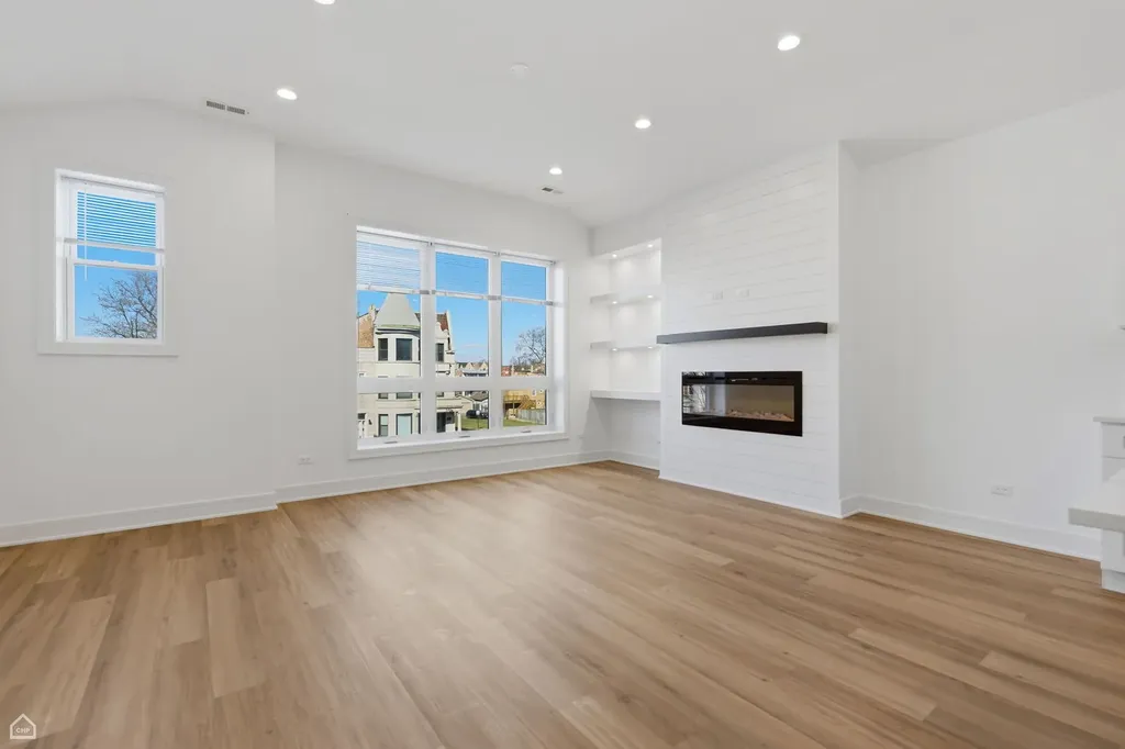 4841 South Prairie Avenue Chicago IL 60615