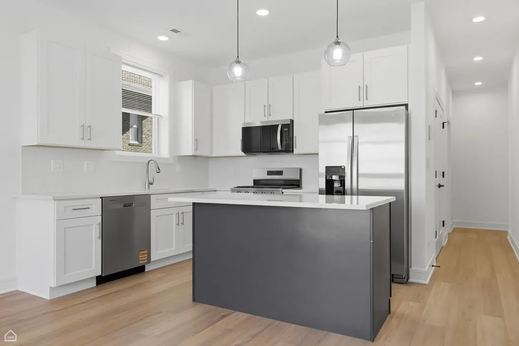 4841 South Prairie Avenue Chicago IL 60615