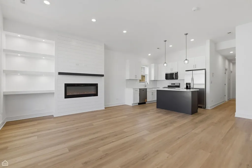 4841 South Prairie Avenue Chicago IL 60615