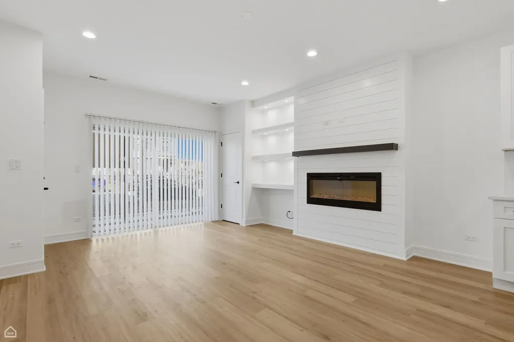 4841 South Prairie Avenue Chicago IL 60615