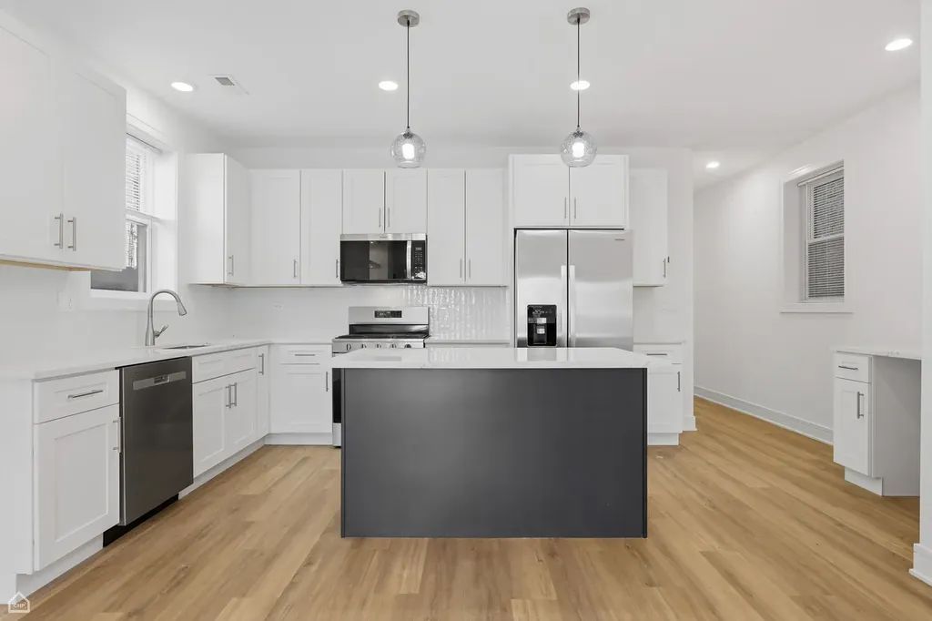 4841 South Prairie Avenue Chicago IL 60615