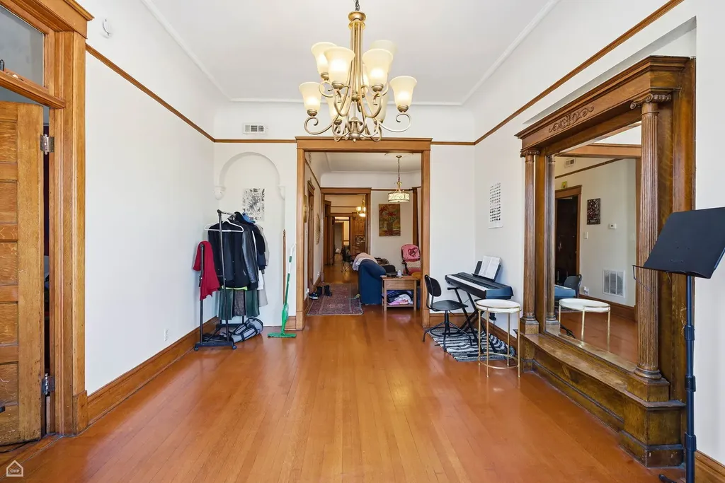 4736 South Prairie Avenue Chicago IL 60615