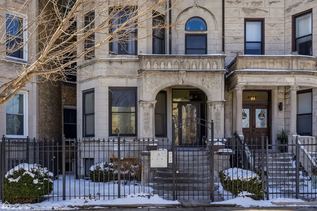 4736 South Prairie Avenue Chicago IL 60615