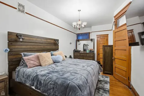 4736 South Prairie Avenue Chicago IL 60615