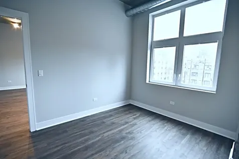 3833 North Broadway Street Chicago IL 60613
