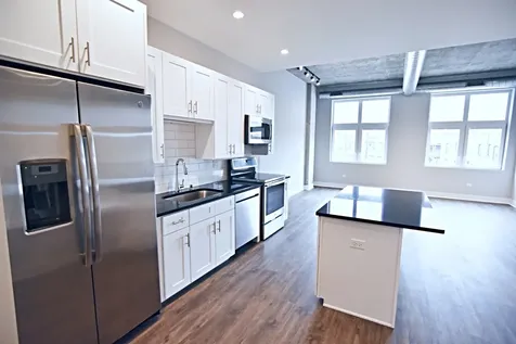 3833 North Broadway Street Chicago IL 60613