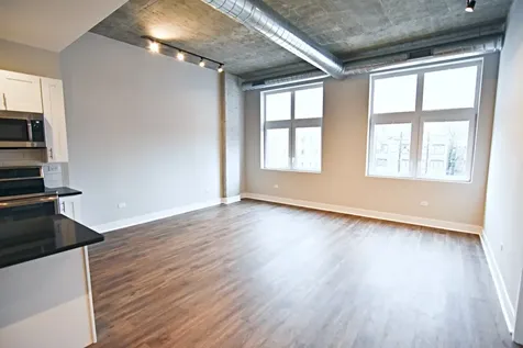 3833 North Broadway Street Chicago IL 60613
