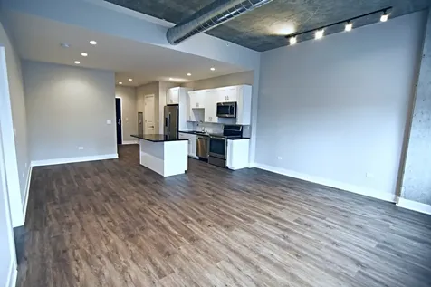 3833 North Broadway Street Chicago IL 60613