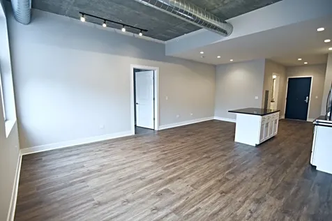 3833 North Broadway Street Chicago IL 60613