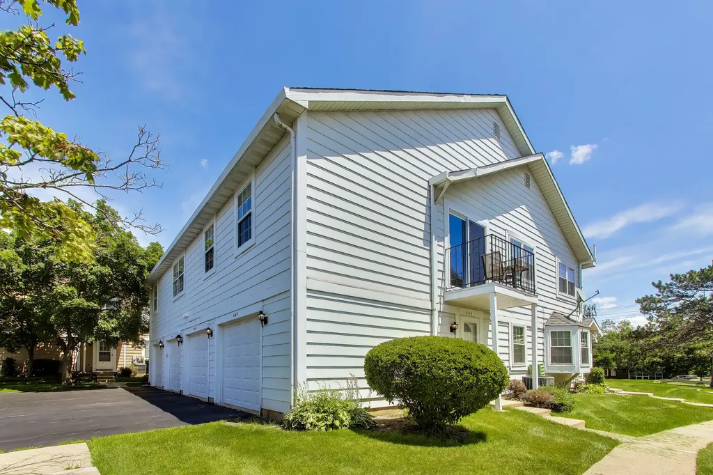 447 North Cambridge Drive Palatine IL 60067