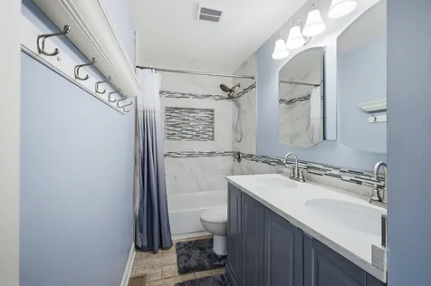 1110 West Glenn Trail Elk Grove Village IL 60007