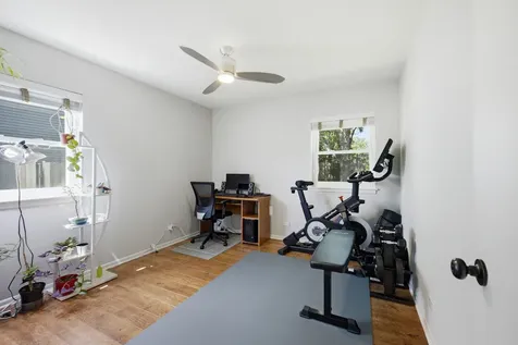1110 West Glenn Trail Elk Grove Village IL 60007