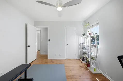 1110 West Glenn Trail Elk Grove Village IL 60007