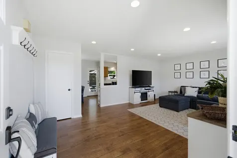 1110 West Glenn Trail Elk Grove Village IL 60007
