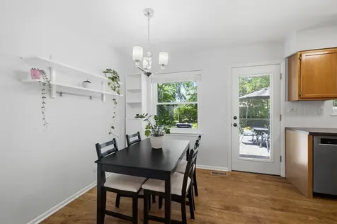 1110 West Glenn Trail Elk Grove Village IL 60007