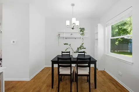 1110 West Glenn Trail Elk Grove Village IL 60007