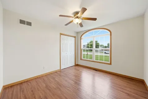 1346 Knolls Avenue S Dekalb IL 60115