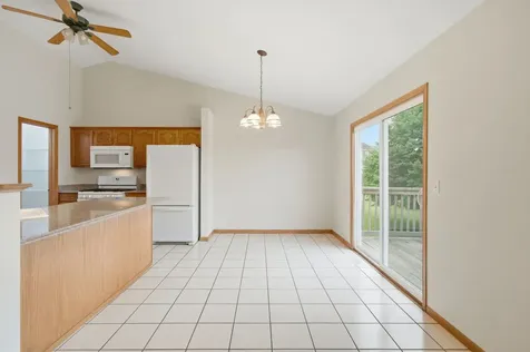 1346 Knolls Avenue S Dekalb IL 60115
