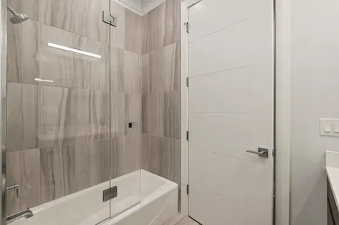 812 West Adams Street Chicago IL 60607