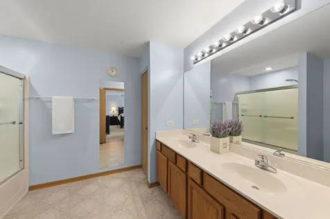 2285 Stacy Circle Montgomery IL 60538