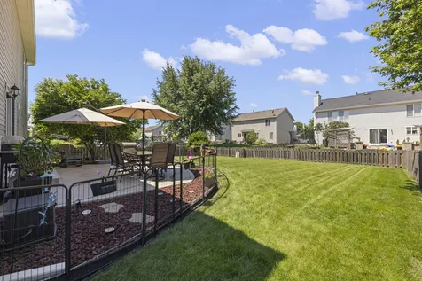 2285 Stacy Circle Montgomery IL 60538