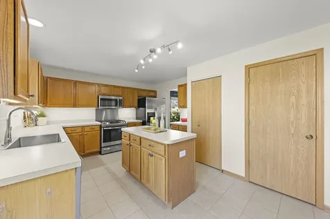 2285 Stacy Circle Montgomery IL 60538