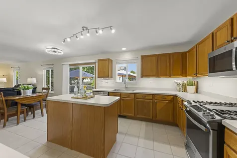 2285 Stacy Circle Montgomery IL 60538