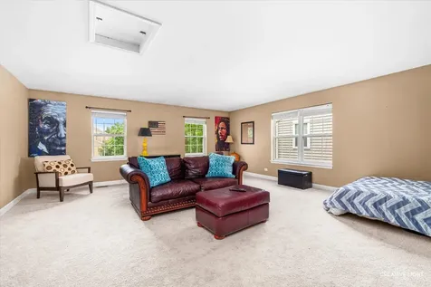 461 Mooresfield Street Elgin IL 60124