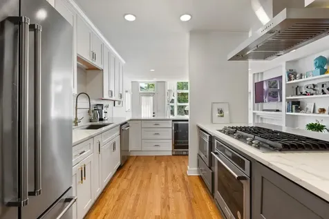 1933 West School Street Chicago IL 60657