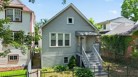 7931 South Muskegon Avenue Chicago IL 60617