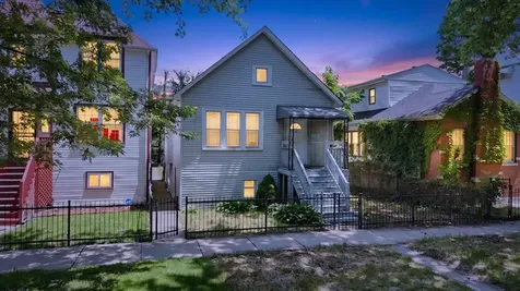7931 South Muskegon Avenue Chicago IL 60617