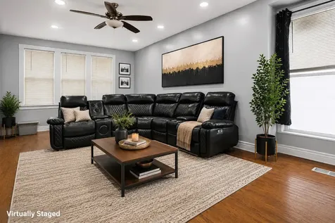 7931 South Muskegon Avenue Chicago IL 60617