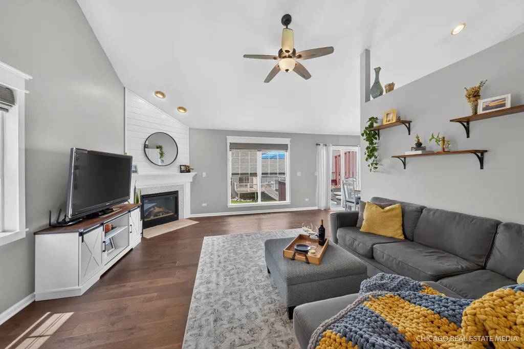 11149 Douglas Avenue Huntley IL 60142