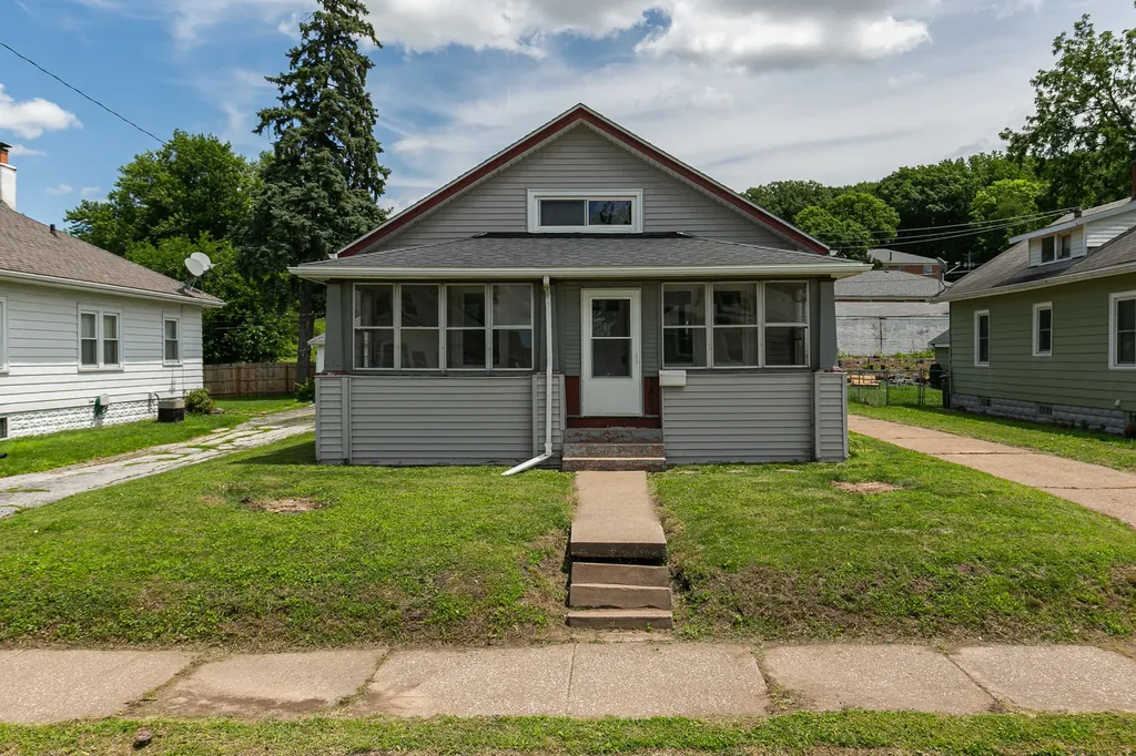1827 13TH Street Rock Island IL 61201